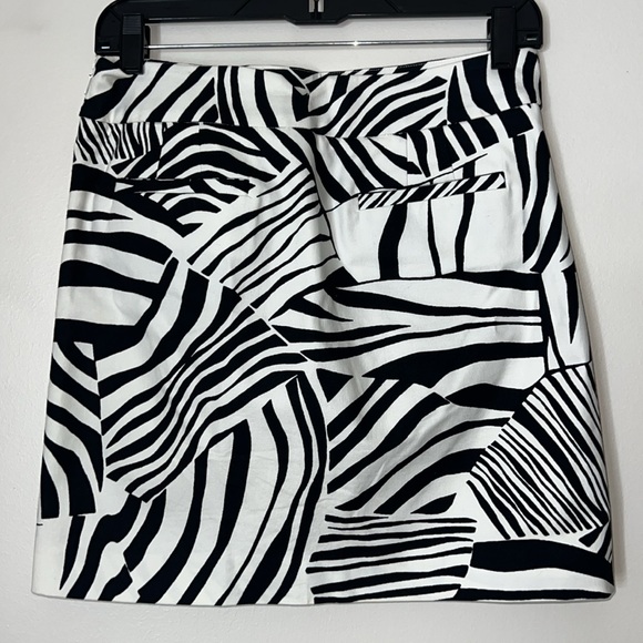 KENNETH COLE REACTION - SIZE 2 BLACK & WHITE LINED MINI SKIRT EUC - Picture 5 of 12